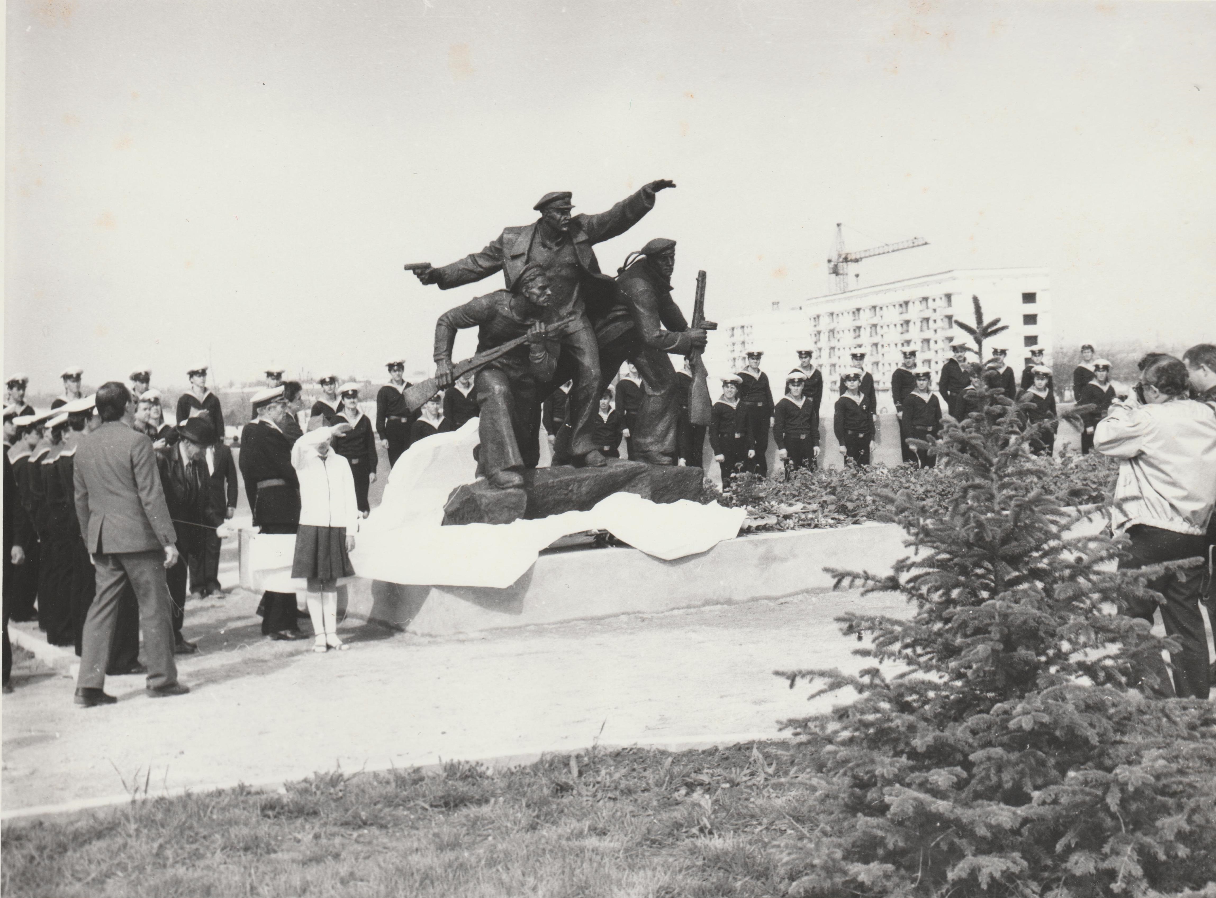 Открытие памятника на Красной горке